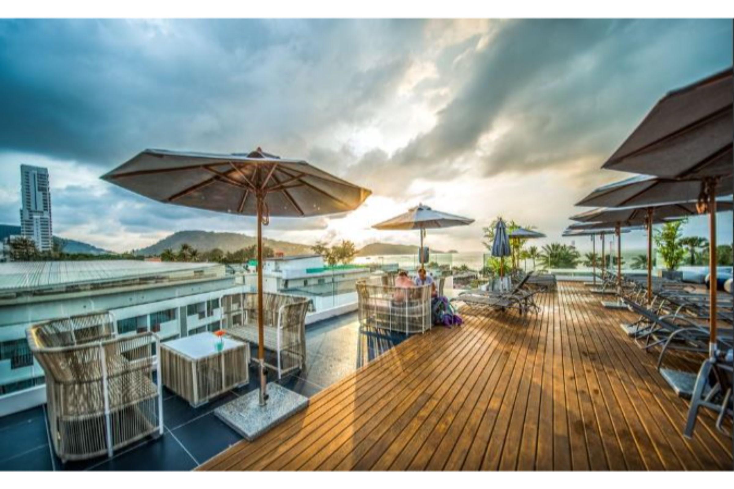 Hotel Clover Patong Phuket - Sha Plus Exterior foto